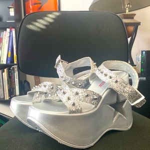Demonia Dynamite 02 Star Cut-Out Platform Sandals in Silver Glitter